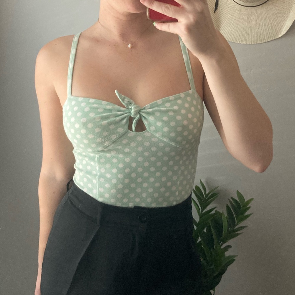 URBAN OUTFITTERS Kimchi Blue Cropped Knit Top